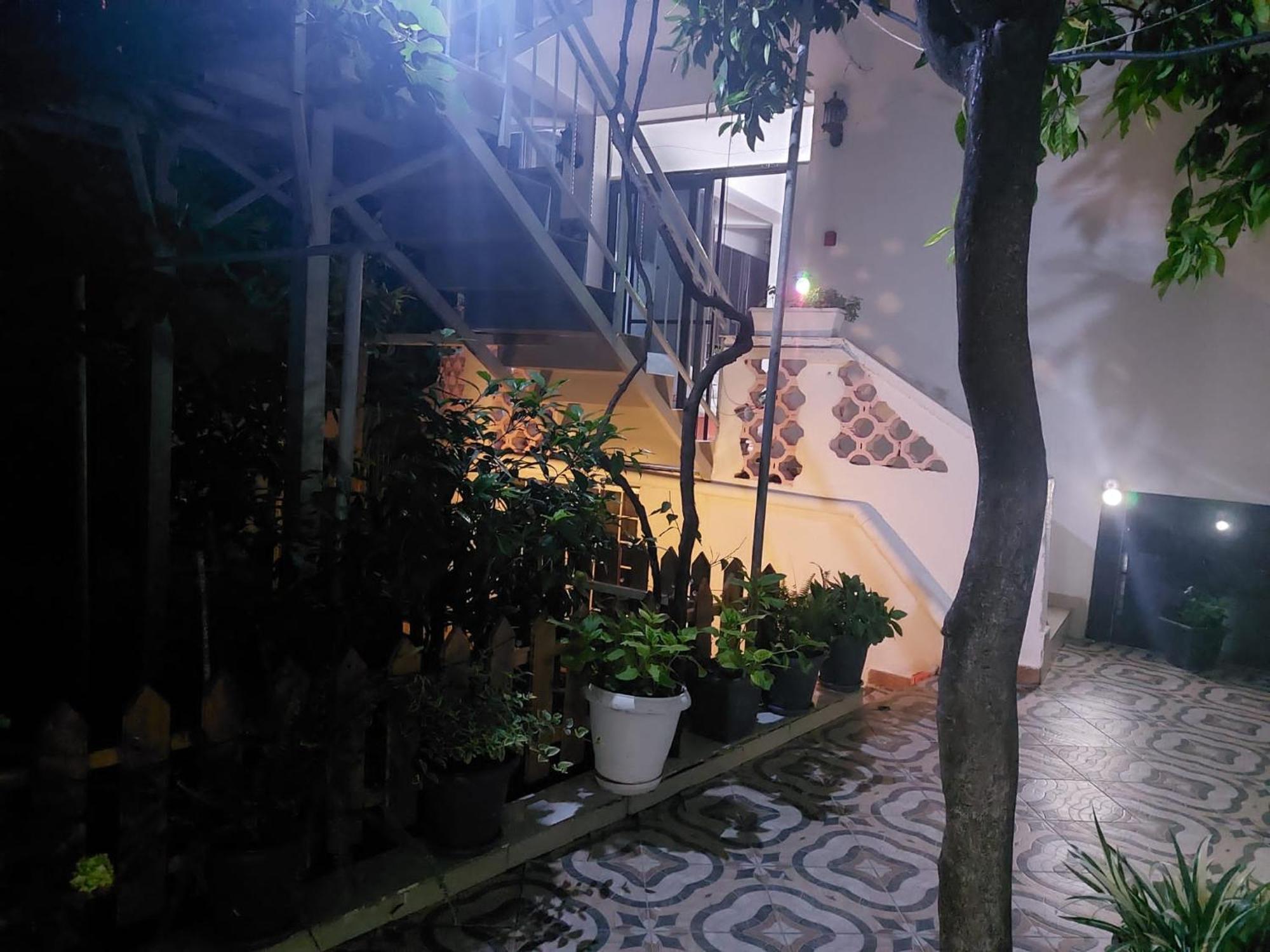 Guest House Flowers เบราท ภายนอก รูปภาพ